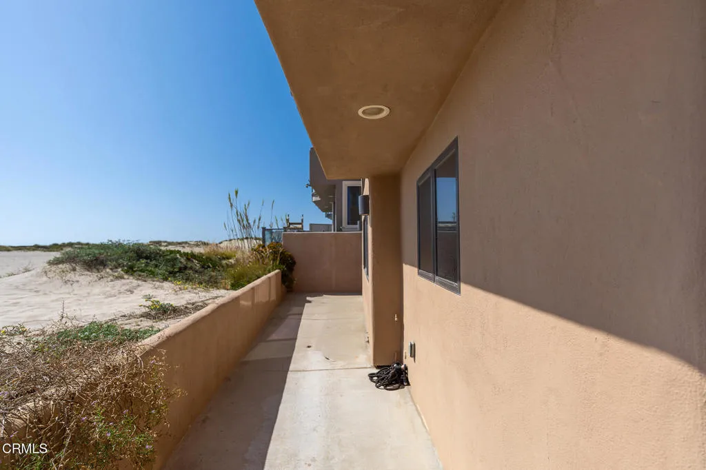 3265 Ocean Dr-44