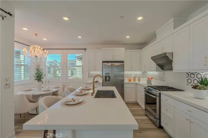 426 Lobata, Irvine, California 92618