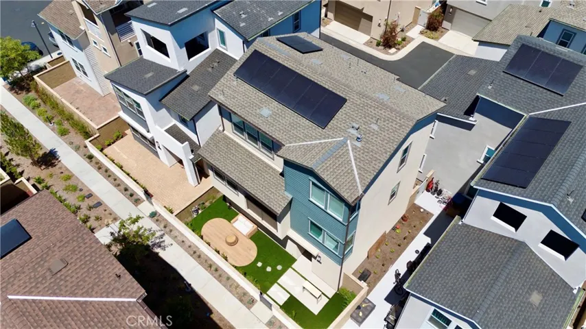 Detached home with Designer Yard