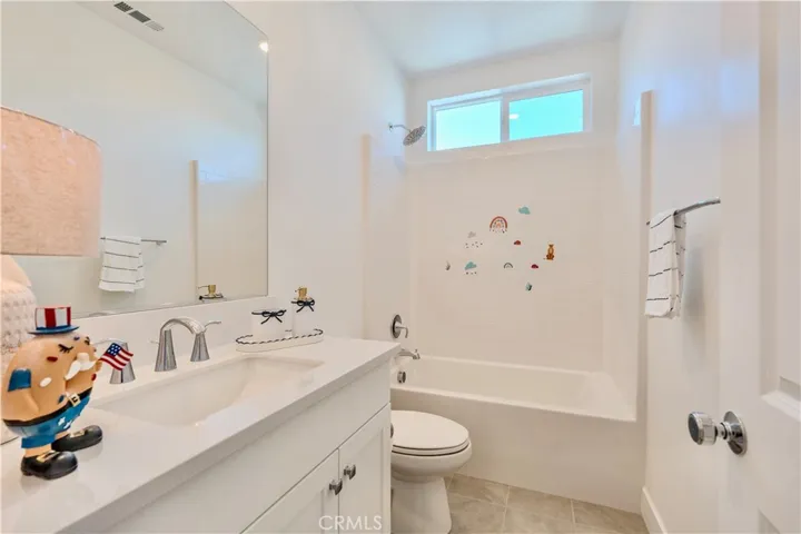 426 Lobata, Irvine, California 92618