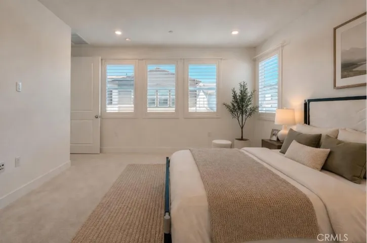 426 Lobata, Irvine, California 92618
