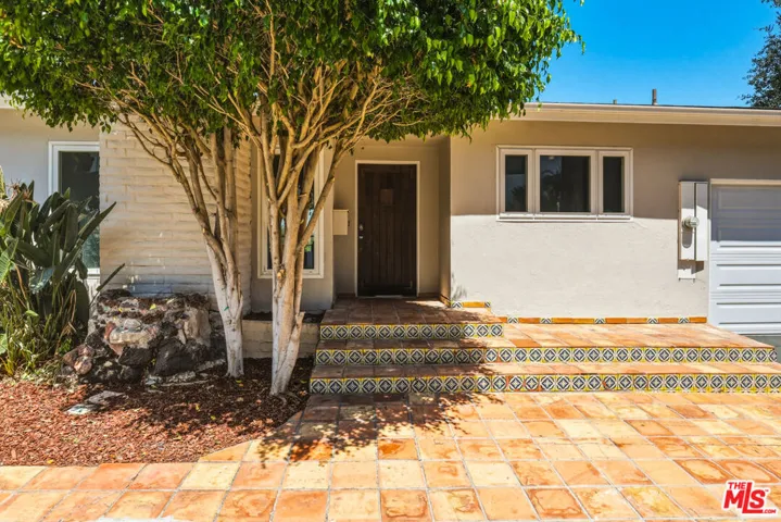 2525 Ivanhoe Drive, Los Angeles, California 90039