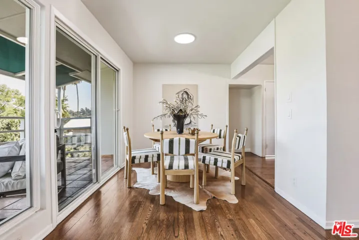 2525 Ivanhoe Drive, Los Angeles, California 90039