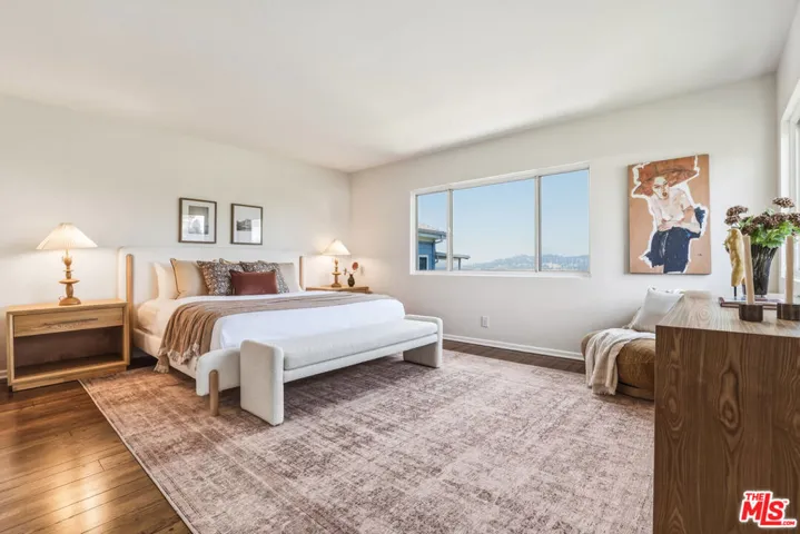 2525 Ivanhoe Drive, Los Angeles, California 90039