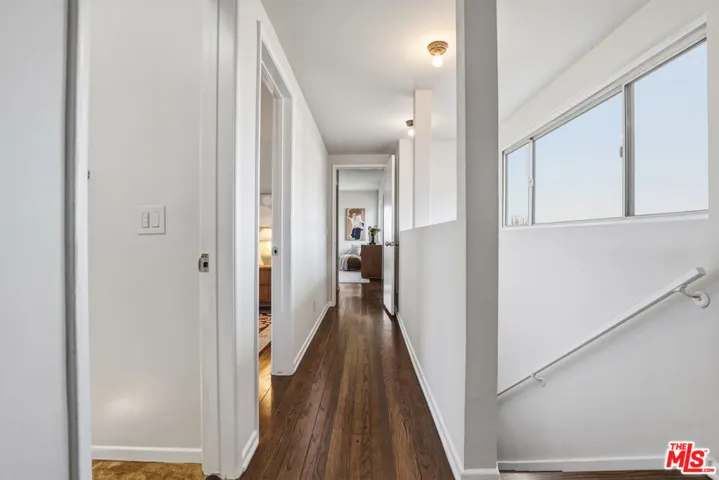 2525 Ivanhoe Drive, Los Angeles, California 90039