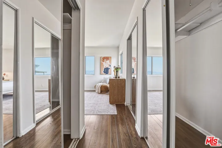 2525 Ivanhoe Drive, Los Angeles, California 90039