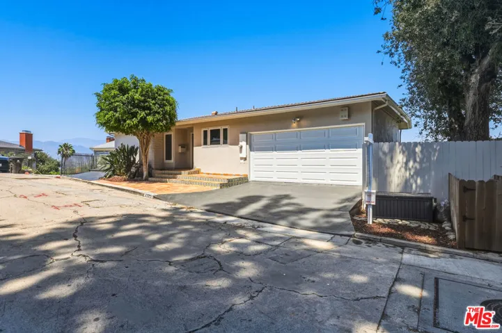 2525 Ivanhoe Drive, Los Angeles, California 90039