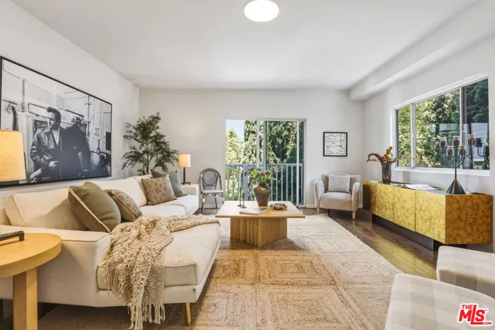 2525 Ivanhoe Drive, Los Angeles, California 90039