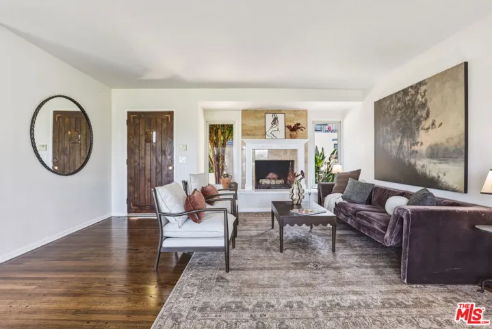 2525 Ivanhoe Drive, Los Angeles, California 90039