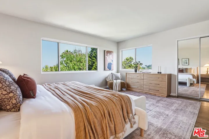 2525 Ivanhoe Drive, Los Angeles, California 90039