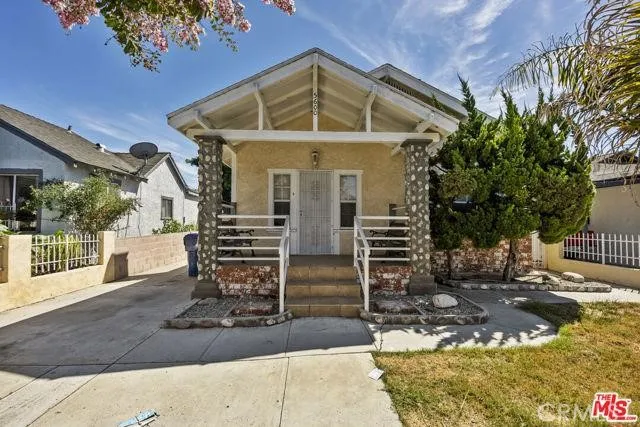 5600 Smiley, Los Angeles, California 90016
