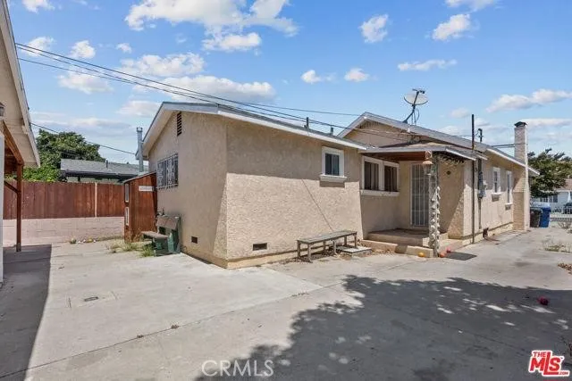 5600 Smiley, Los Angeles, California 90016