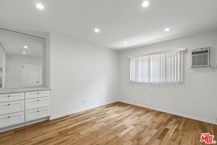 1233 N Harper Avenue 5, West Hollywood, California 90046