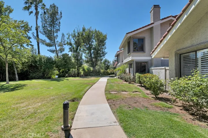 905 Thistlegate, Oak Park, California 91377
