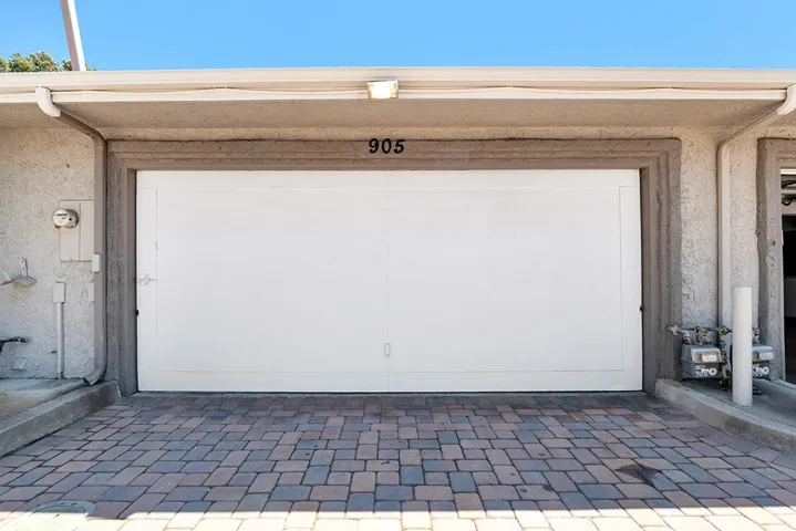 905 Thistlegate, Oak Park, California 91377
