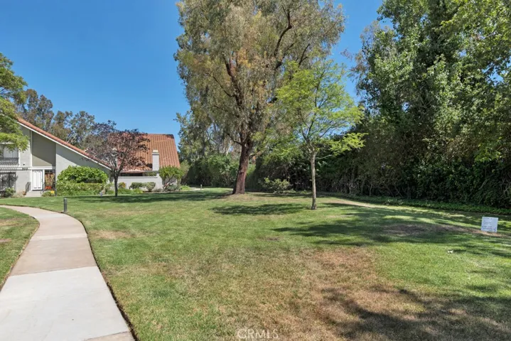 905 Thistlegate, Oak Park, California 91377