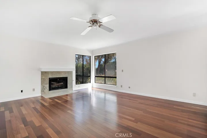 905 Thistlegate, Oak Park, California 91377