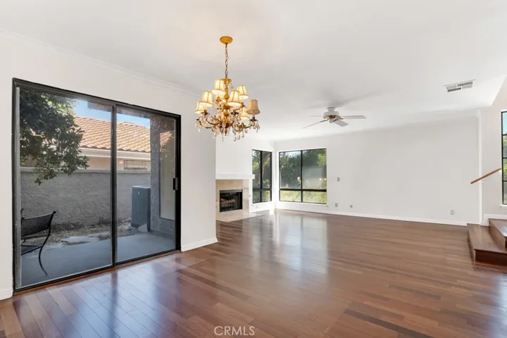 905 Thistlegate, Oak Park, California 91377