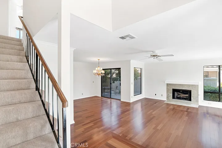 905 Thistlegate, Oak Park, California 91377