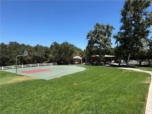 Wagon Wheel Park close by