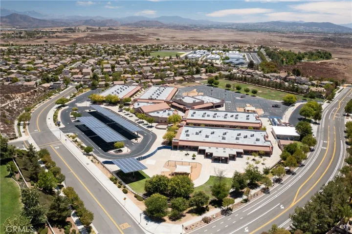 Close Proximity To Top-Rated Schools And Everyday Conveniences