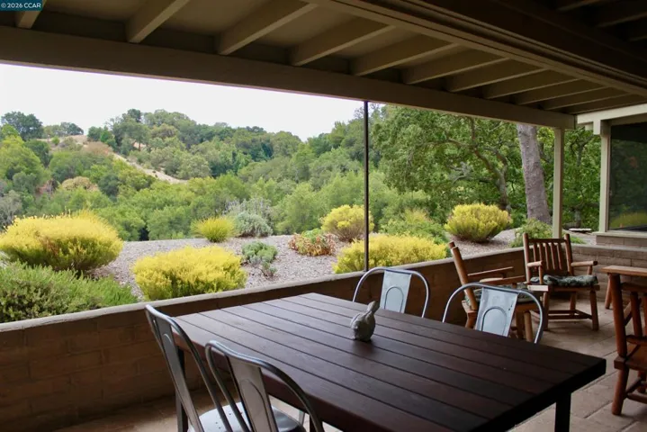 2100 Skycrest Drive 10, Walnut Creek, California 94595