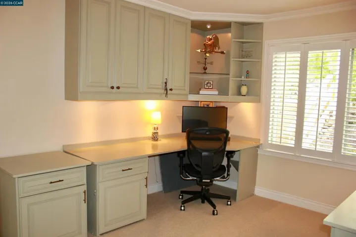 2100 Skycrest Drive 10, Walnut Creek, California 94595