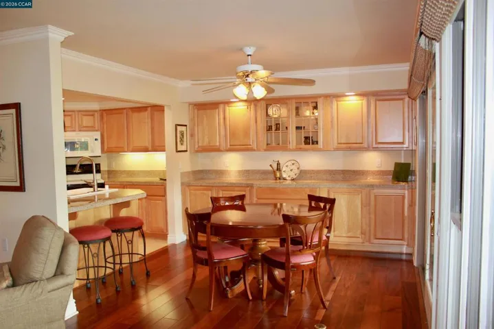 2100 Skycrest Drive 10, Walnut Creek, California 94595