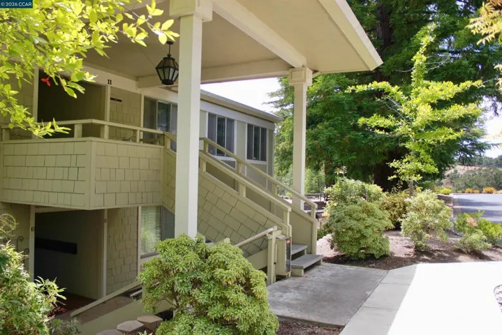 2100 Skycrest Drive 10, Walnut Creek, California 94595