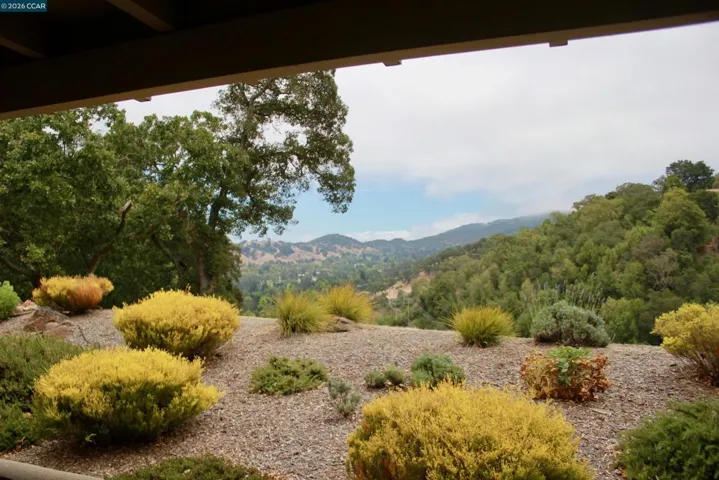 2100 Skycrest Drive 10, Walnut Creek, California 94595