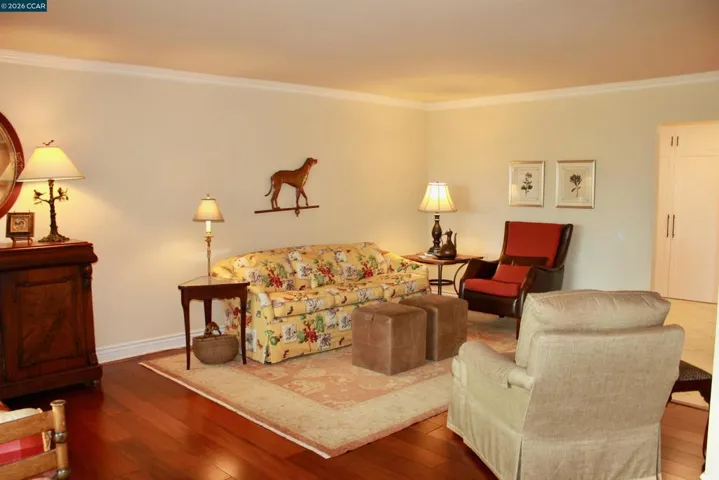 2100 Skycrest Drive 10, Walnut Creek, California 94595
