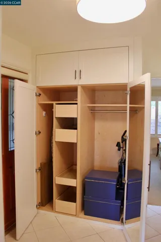 2100 Skycrest Drive 10, Walnut Creek, California 94595