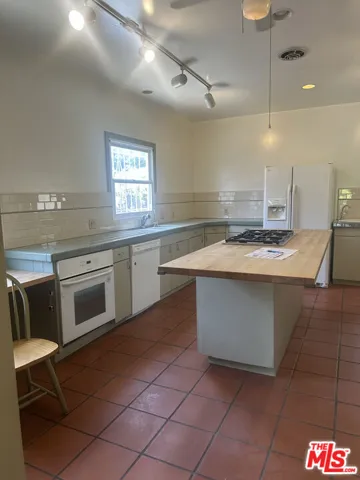 8381 W 4th Street, Los Angeles, California 90048