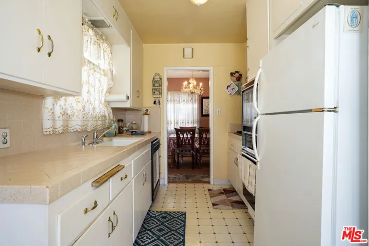 4831 W 121st Street, Hawthorne, California 90250