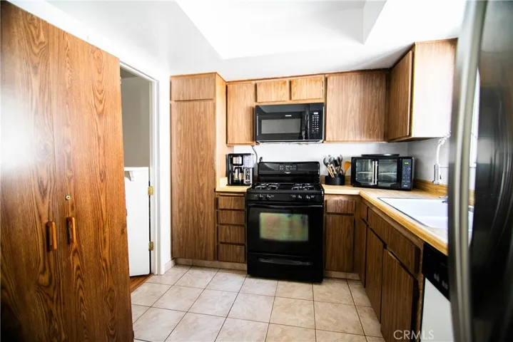 639 E Olive, Burbank, California 91501