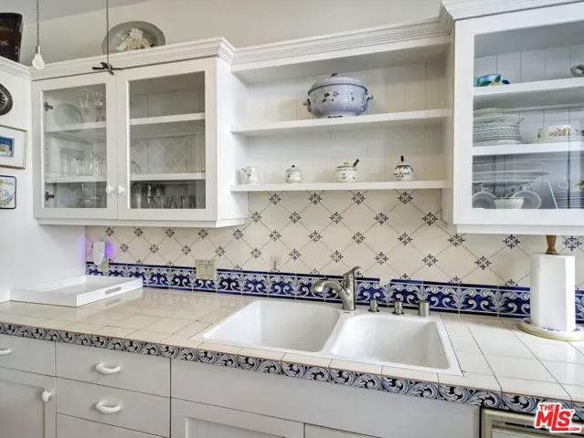 1327 N Hayworth Avenue, West Hollywood, California 90046