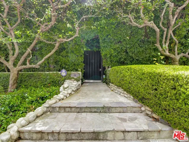 1327 N Hayworth Avenue, West Hollywood, California 90046