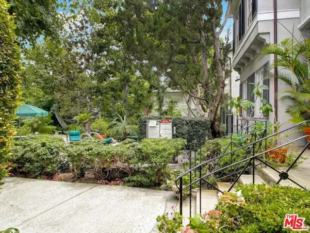 1327 N Hayworth Avenue, West Hollywood, California 90046