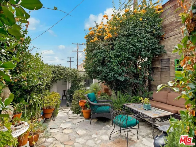 1327 N Hayworth Avenue, West Hollywood, California 90046