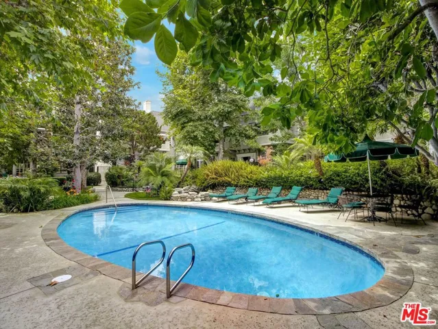 1327 N Hayworth Avenue, West Hollywood, California 90046