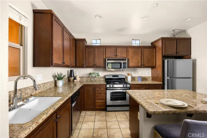 12466 Canal Drive 6, Rancho Cucamonga, California 91739