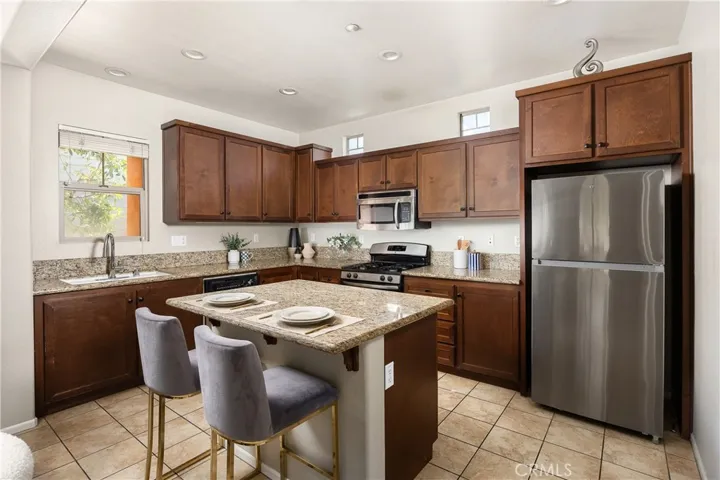 12466 Canal Drive 6, Rancho Cucamonga, California 91739