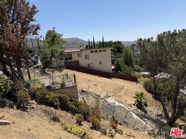 9477 Reverie Road, Tujunga, California 91042