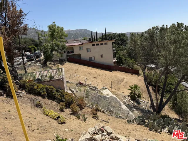 9477 Reverie Road, Tujunga, California 91042