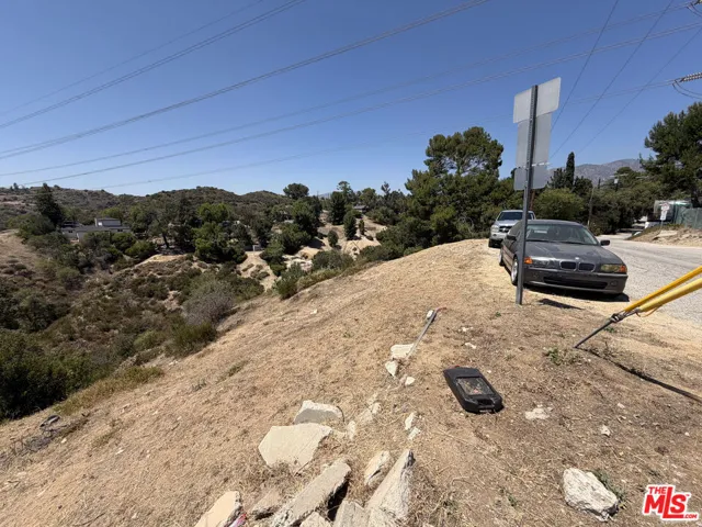9477 Reverie Road, Tujunga, California 91042
