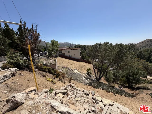 9477 Reverie Road, Tujunga, California 91042