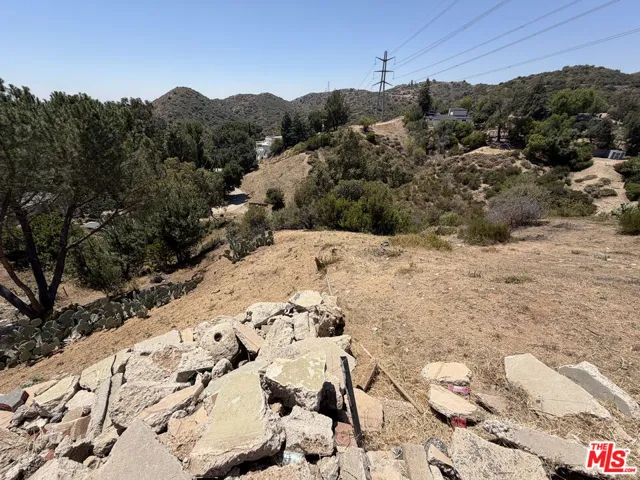 9477 Reverie Road, Tujunga, California 91042