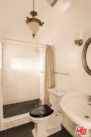 2272 India Street, Los Angeles, California 90039