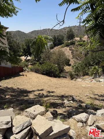 9467 Reverie Road, Tujunga, California 91042