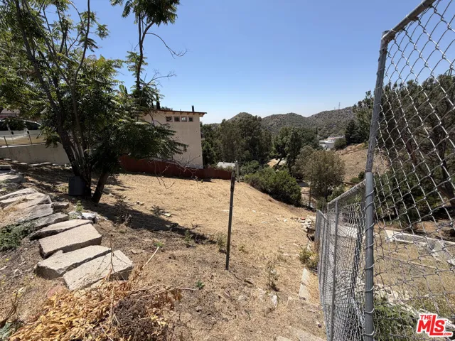 9467 Reverie Road, Tujunga, California 91042